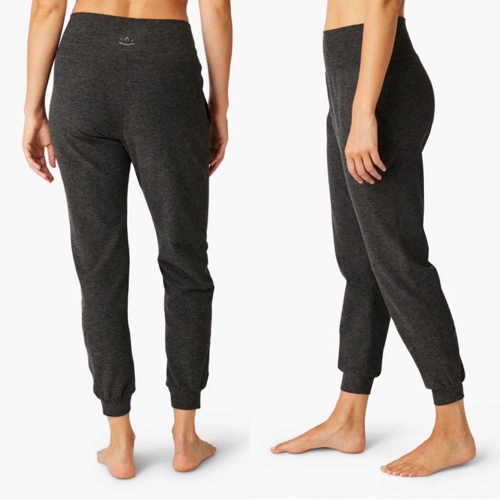 Beyond Yoga Spacedye Midi Ankle Jogger Pants in Black Charcoal Size Small